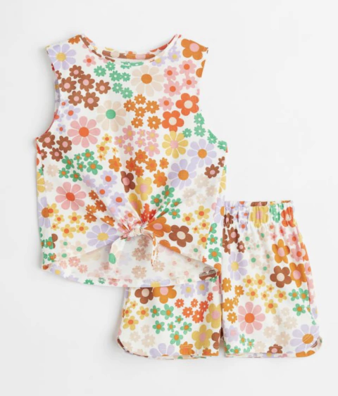 Conjunto remera y short floreado