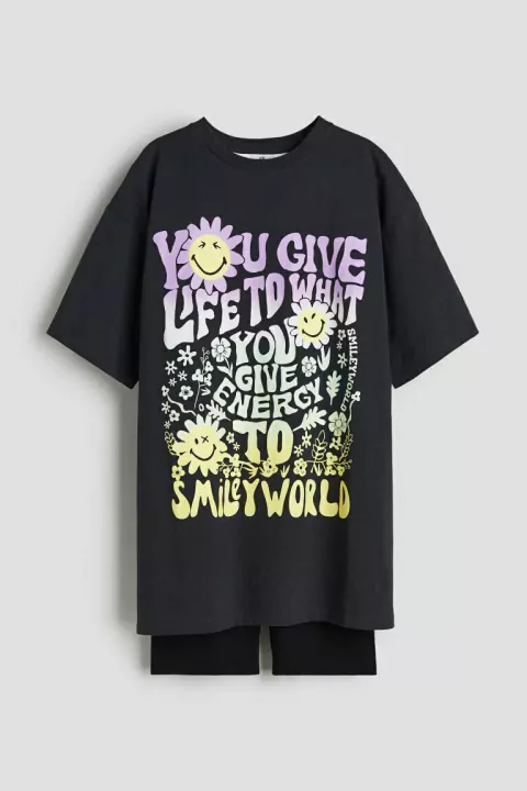 Conjunto de Remera y biker HyM