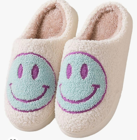 Pantuflas smile celeste/lila fondo blanco