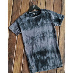 Remera batik negro