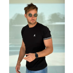 Remera versa black
