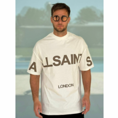 Remera london over