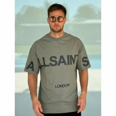 Remera london over