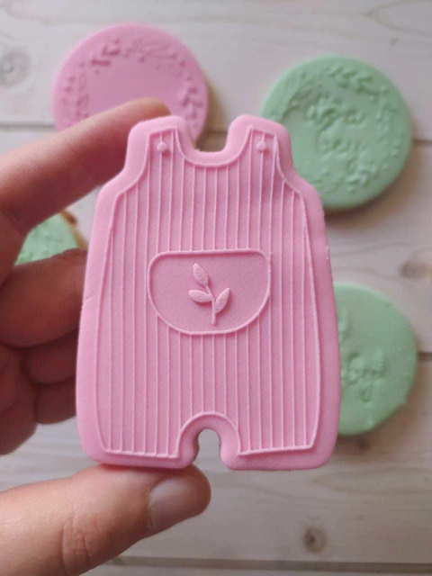 Maxi Stamp Relieve Body / Jardinero