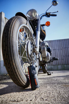 COMPRESSOR DE AR DIGITAL PORTÁTIL OSRAM - COM BATERIA, FUNÇÃO POWER BANK E LANTERNA INTEGRADA - OTIR2000 - loja online