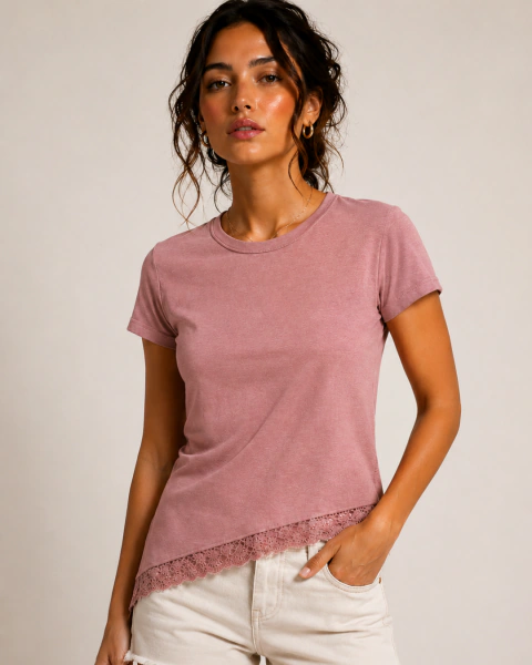 Blusa Assimétrica com Renda