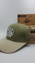 Gorra De Autor The Cap PREMIUM TRADE LINE Piel de Durazno Verde y Hueso