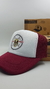 Gorra De Autor The Cap SKULLS LINE "Lover Skulls" Trucker Sublimado Blanco y Bordó