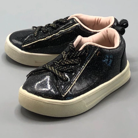 Zapatillas OshKosh - Talle 22 - SEGUNDA SELECCIÓN