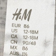 Remera H&M - Talle 12-18 meses - SEGUNDA SELECCIÓN