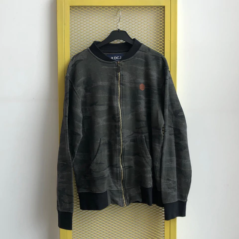 Campera liviana Dcj - Talle M - SEGUNDA SELECCIÓN