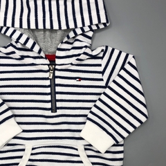 Buzo Tommy Hilfiger - Talle 6-9 meses - SEGUNDA SELECCIÓN - comprar online