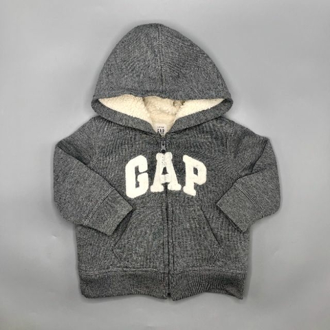 Campera liviana GAP - Talle 6-9 meses - SEGUNDA SELECCIÓN