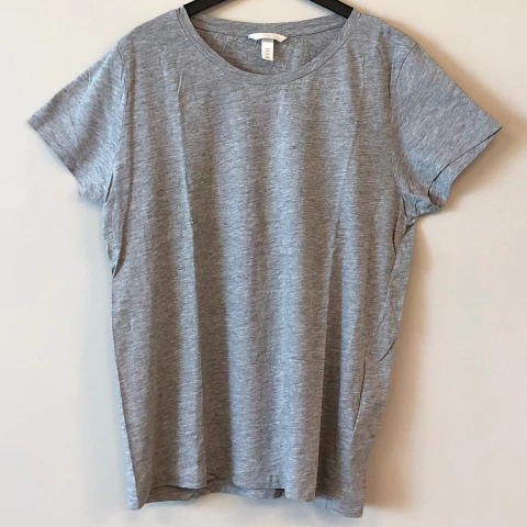 Remera H&M - Talle M
