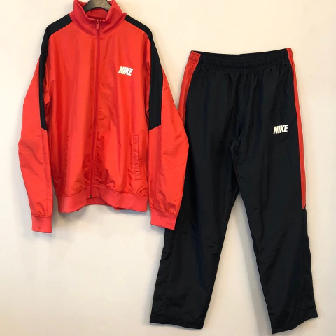 Conjunto Abrigo + Pantalón Nike - Talle L - SEGUNDA SELECCIÓN