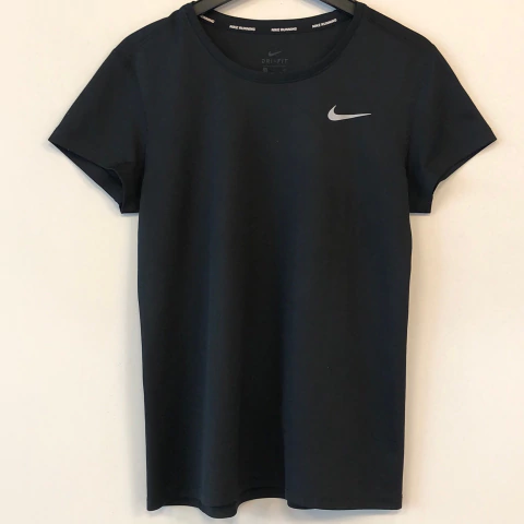 Remera Nike - Talle S