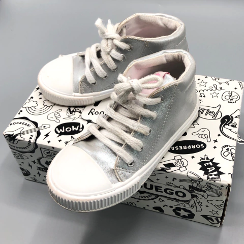 Botas Grisino - Talle 28 - SEGUNDA SELECCIÓN