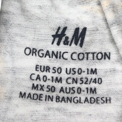 Conjunto Pantalón +Accesorio H&M - Talle 0-3 meses en internet