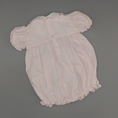 Enterito Petit Ami Talle 3 meses rosa frunce flor bordada - comprar online