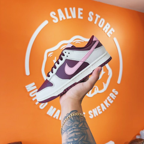 Nike Dunk Low o Valentine`s Day