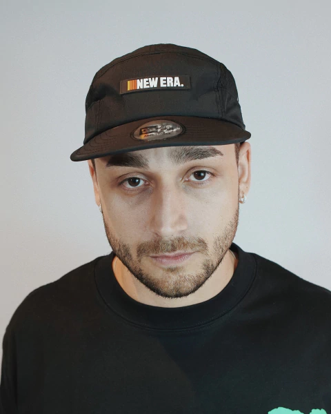 Bone New Era Camper Core Branded - comprar online