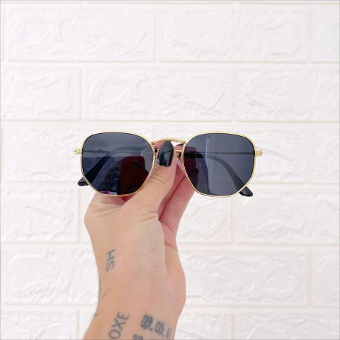 Óculos july dourado lente preta