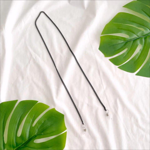 Correntinha preta fina