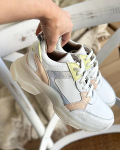 FOR US white! Últimos pares 35/36/39! - Romina Bonini