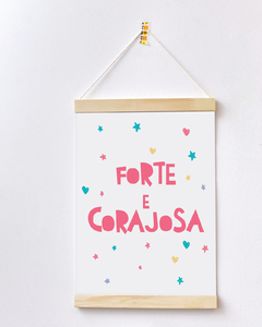 Flâmula para Quarto de Bebê - Forte e Corajosa (personalizável)