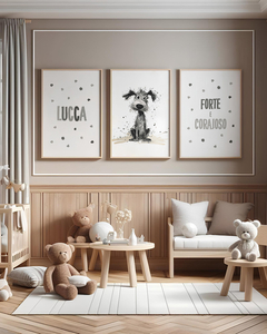 Quadro infantil personalizado com o nome Lucca e ilustração de um cachorro, decorando um ambiente aconchegante de quarto infantil.