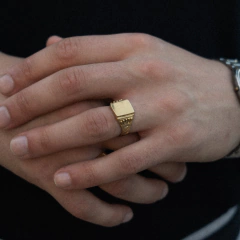 Anillo sello cuadrado en internet