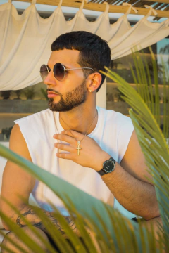 Dije Cruz Nudo en internet