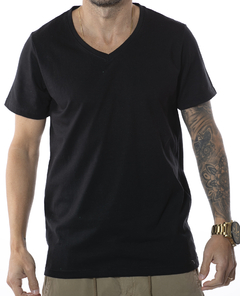 REMERA BASICA ESCOTE V (V241470)