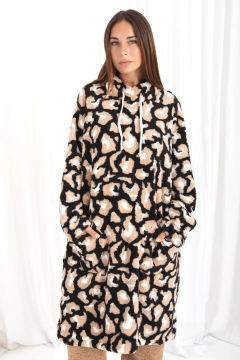 Pijamanta animal negro en internet