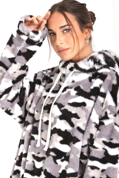 Pijamanta camuflado gris en internet