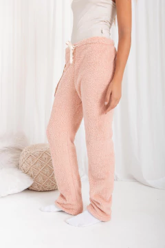 Pantalón rosa en internet