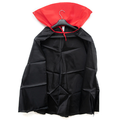 CAPA NEGRA CON CUELLO ROJO en internet