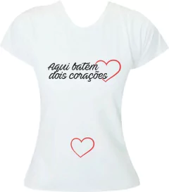 Camiseta Gestante Aqui batem dois corações