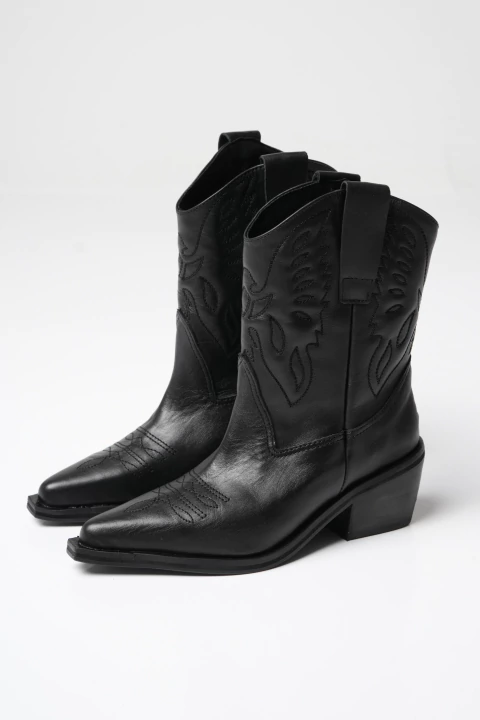 MAGDA NEGRO cuero - comprar online