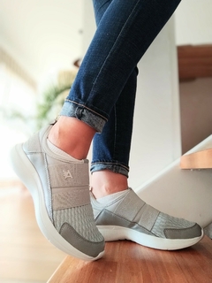 ZAPA LEVES GRIS - comprar online