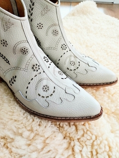 BOTA HELENA TIZA