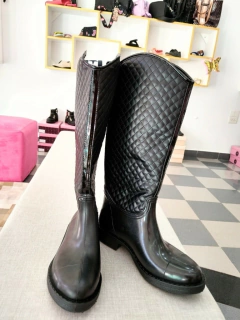 BOTAS DE LLUVIA NEGRA CON TIRA ESTRELLAS