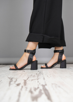 SANDALIA CHIC NEGRO - comprar online