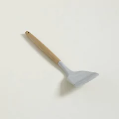 Espátula de Silicona Símil Mármol con Mango de Madera 31 cm.