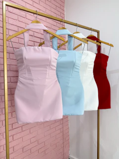 Vestido aspas na internet