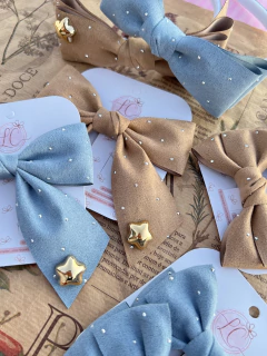 Laço com pontos de luz na internet