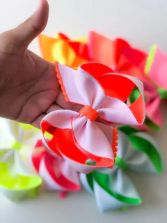 Laço Boutique Neon na internet