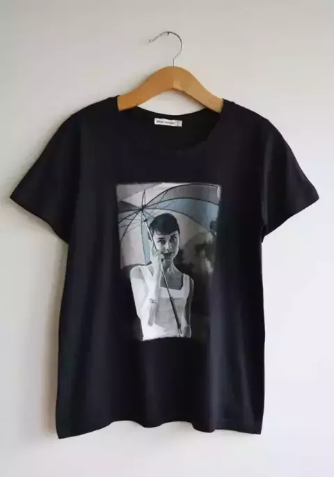 REMERA UMBRELLA NEGRO