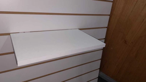 Estante Para Panel Ranurado 1.20x0.40 Blanco Con 2 Mensulas - comprar online