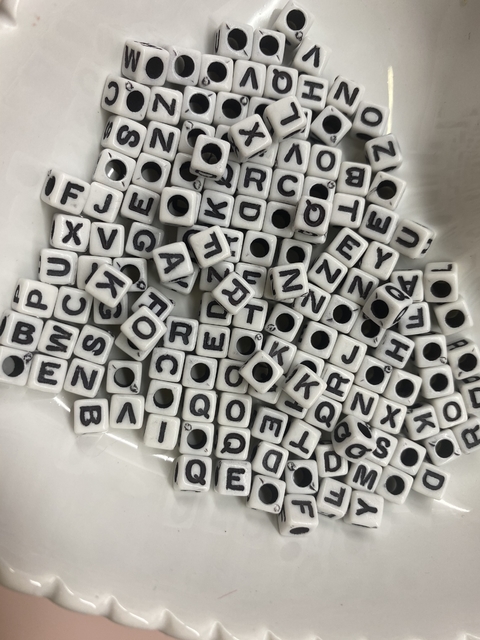 ENTRE MEIO QUADRADO BRANCO COM LETRAS (25 GRAMAS) - comprar online
